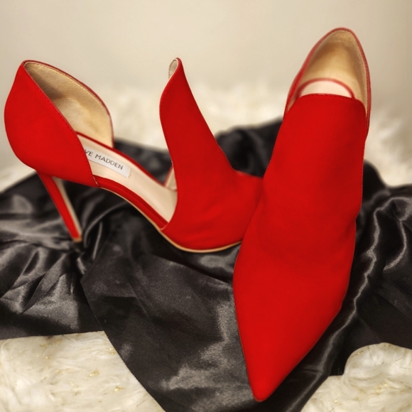 Steve Madden Shoes - Side Cut Heeled Booties